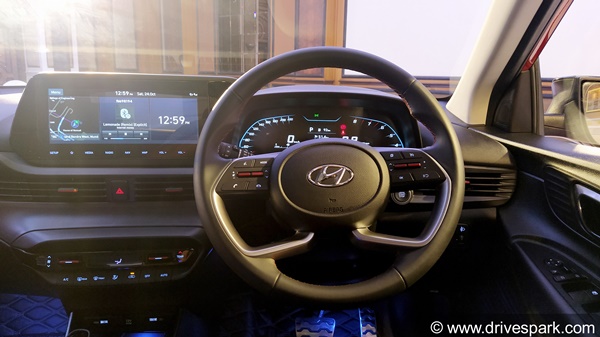 New Hyundai i20 First Look Review: न्यू हुंडई आई20 रिव्यू: डिजाईन, फीचर्स, इंजन, गियरबॉक्स जानकारी