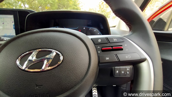 New Hyundai i20 Review (First Drive): न्यू हुंडई आई20 रिव्यू: डिजाईन, फीचर्स, परफॉर्मेंस, हैंडलिंग, इंजन, गियरबॉक्स जानकारी