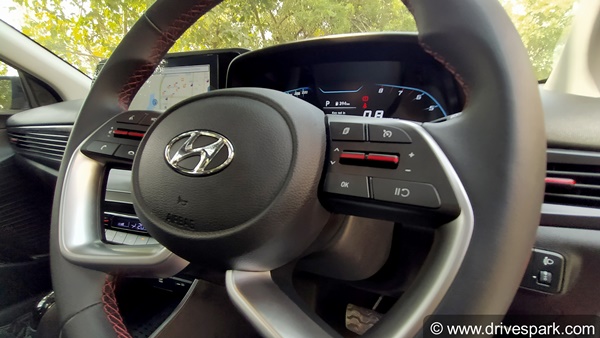 New Hyundai i20 Review (First Drive): न्यू हुंडई आई20 रिव्यू: डिजाईन, फीचर्स, परफॉर्मेंस, हैंडलिंग, इंजन, गियरबॉक्स जानकारी