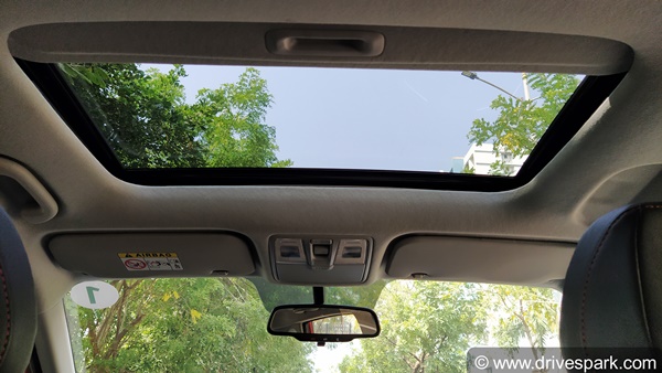 New Hyundai i20 Review (First Drive): न्यू हुंडई आई20 रिव्यू: डिजाईन, फीचर्स, परफॉर्मेंस, हैंडलिंग, इंजन, गियरबॉक्स जानकारी