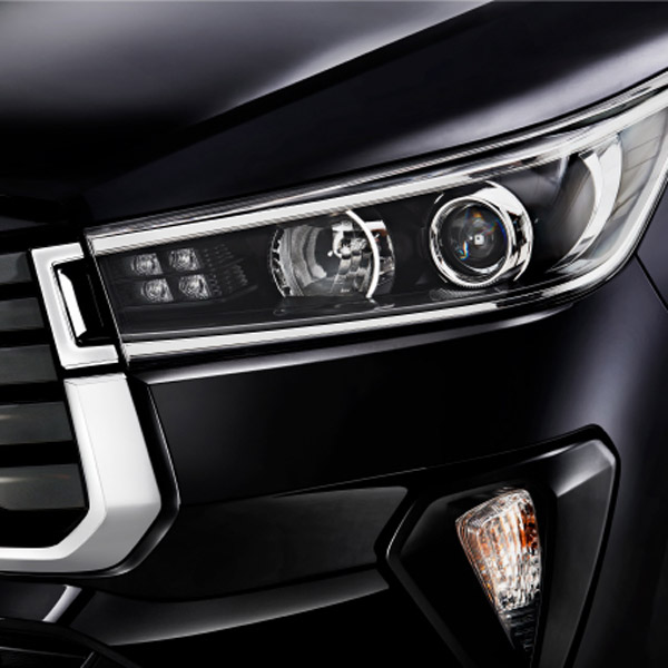 New Toyota Innova Crysta Variants: नई टोयोटा इनोवा क्रिस्टा वैरिएंट अनुसार फीचर्स