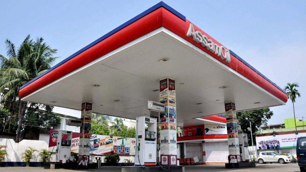 EV Station In Each Petrol Pump: अब हर पेट्रोल पंप पर होगा एक चार्जिंग स्टेशन, जल्द शुरू होगी योजना