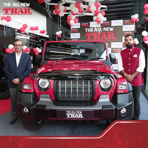Celebrities Bought 2020 Mahindra Thar: इन सेलेब्रिटीज ने भी खरीदी नई महिंद्रा थार, सर चढ़ कर बोल रही इस कार की दीवानगी