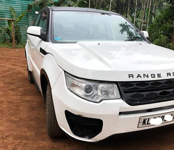 Car Modified As Range Rover: कार को रेंज रोवर में इस तरह से किया मॉडिफाई की आप पहचान नहीं पायेंगे