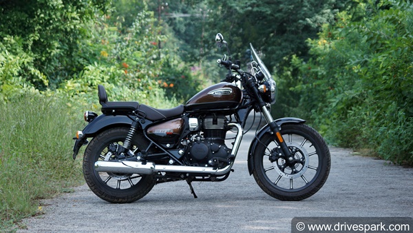 Royal Enfield Meteor 350 Review In Hindi: रॉयल एनफील्ड मिटिओर 350 रिव्यू: राइडिंग अनुभव, फीचर्स, सीटिंग, परफॉर्मेंस