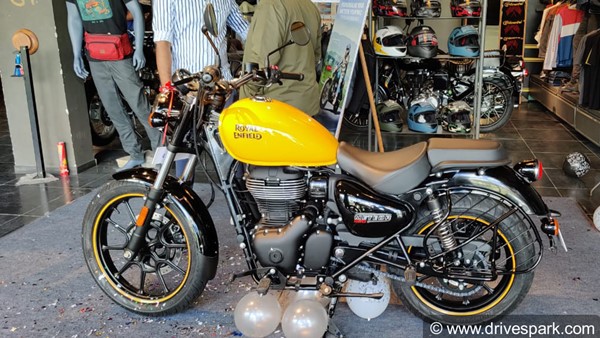 Royal Enfield Meteor 350 Delivery: रॉयल एनफील्ड मिटिओर 350 की डिलीवरी हुई शुरू, देखें तस्वीरें