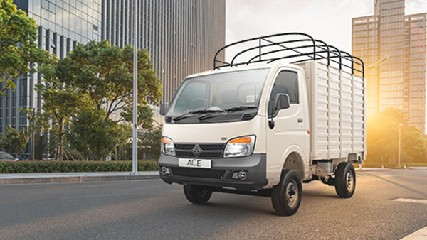 Tata Ace CNG Truck: टाटा मोटर्स ने विजयवाड़ा नगर निगम को की 25 ऐस सीएनजी ट्रकों की डिलीवरी