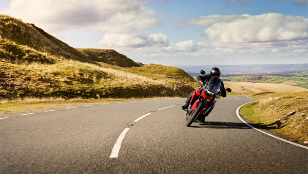Triumph Tiger 8050 Sport Unveiled: ट्रायम्फ टाइगर 850 स्पोर्ट आई सामने, जानें क्या हैं खूबियां