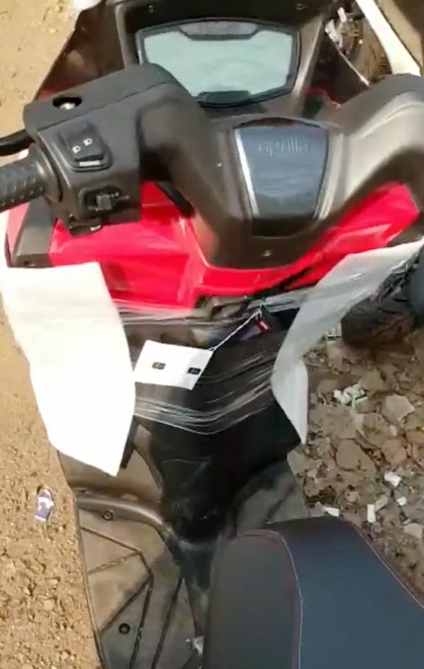 Aprilia SXR 160 Scooter Spied: अप्रीलिया एसएक्सआर 160 डीलरशिप में आई नजर, जानें क्या है बदलाव