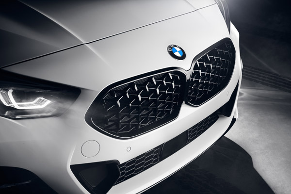 BMW 2 Series Gran Coupe Black Shadow: बीएमडब्ल्यू 2 सीरीज ग्रैन कूपे ब्लैक शैडो एडिशन लॉन्च, जानें कीमत