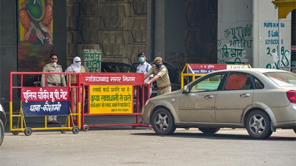 UP Police Fined Govt. Official: सरकारी अधिकारी ने गाड़ी पर लिखवाया था जाति का नाम, कटा चालान