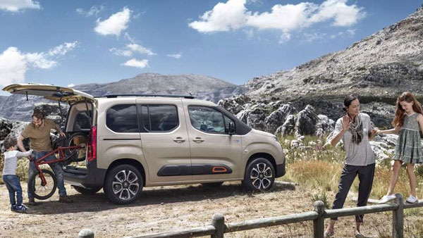 Citroen Berlingo Spotted Testing: सिट्रोन बर्लिंगो एमपीवी टेस्टिंग करते आई नजर, एक्सटीरियर का खुलासा