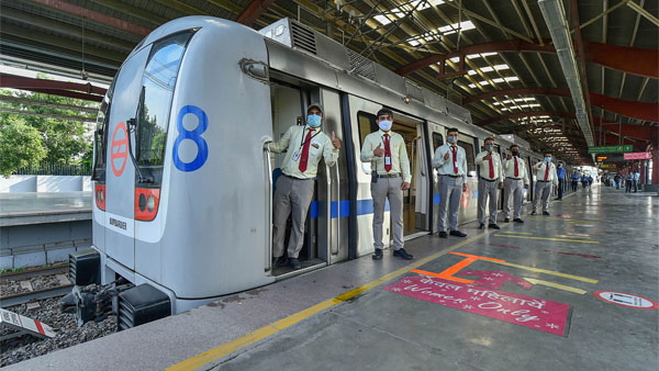 India’s First Driverless Train: प्रधान मंत्री नरेंद्र मोदी ने देश की पहली ड्राइवलेस ट्रेन का किया उद्घाटन