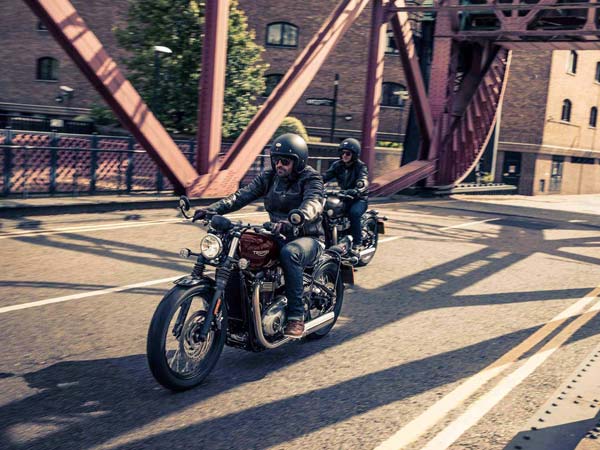 Bajaj-Triumph Joint Venture: बजाज और ट्रायम्फ की जॉइंट वेंचर वाली बाइक की लॉन्च टली, जानें