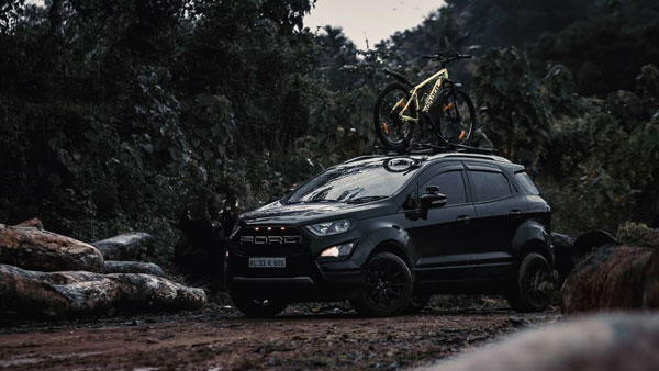 Ford EcoSport Modified: फोर्ड ईकोस्पोर्ट को मॉडिफाई कर दिया ऑल-ब्लैक थीम, लग रही शानदार