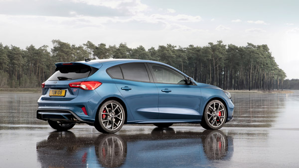 Ford Focus Premium Hatchback: फोर्ड फोकस प्रीमियाम हैचबैक भारत में भी होगी लाॅन्च, जानें फीचर्स