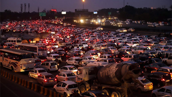 Gurugram Dips 55% Traffic Fines: गुरुग्राम में ट्रैफिक चालानों में आई 55 प्रतिशत की कमी, जानें वजह