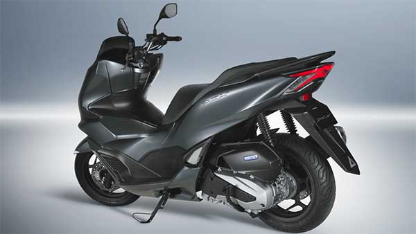 Honda PCX 160 Maxi Scooter: होंडा पीसीएक्स मैक्सी स्कूटर हुई लाॅन्च, जानें क्या हैं फीचर्स