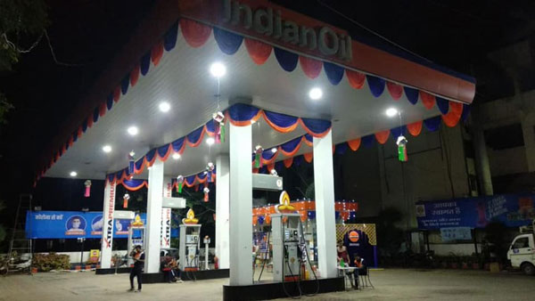 Indian Oil Launches XP100 Petrol: इंडियन ऑयल ने लॉन्च किया एक्सपी100 प्रीमियम पेट्रोल, जानें फायदे