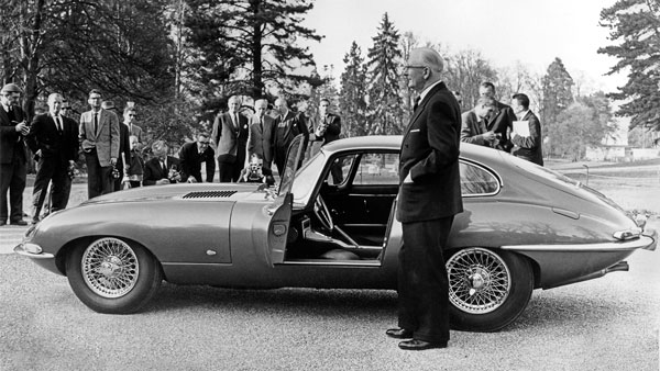 Jaguar E-Type Anniversary Edition: जगुआर ई-टाइप एनिवर्सरी एडिशन का हुआ खुलासा, जानें