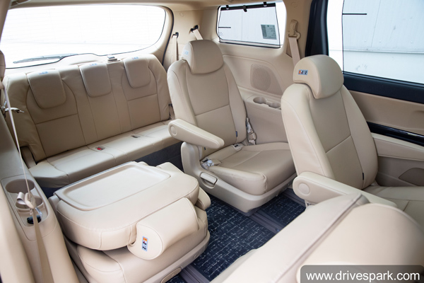 Dark Color Vs Light Color Interior: डार्क कलर इंटीरियर या लाइट कलर इंटीरियर, जानें फायदे व नुकसान