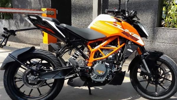 New KTM Duke 125 Spotted At Showroom: नई केटीएम ड्यूक 125 शोरूम पर दिखी, जल्द होगी लाॅन्च