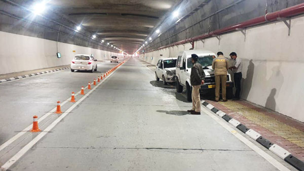 Record Vehicles Crosses Atal Tunnel: अटल टनल से एक दिन में सबसे अधिक 5,450 वाहन गुजरे, बना नया रिकॉर्ड