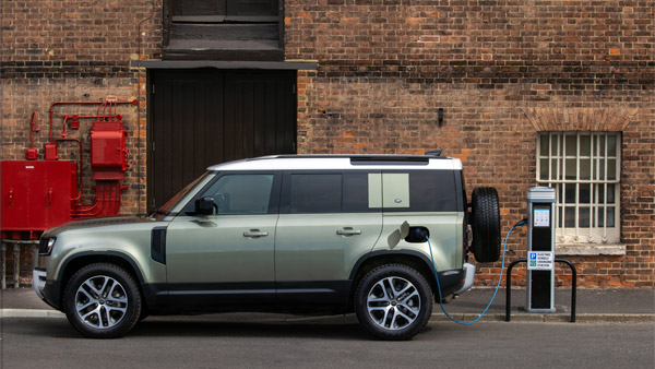 Land Rover Defender Hybrid: लैंड रोवर डिफेंडर हाइब्रिड की बुकिंग हुई शुरू, जानें क्या हैं फीचर्स