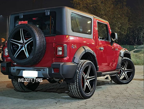 Mahindra Thar Modification: नई महिंद्रा थार 22 इंच के अलॉय वील के साथ लग रही शानदार, देखें