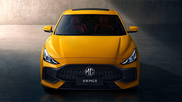 New MG 5 Sedan Debuts: नई एमजी 5 सेडान को किया गया पेश, जानें कैसा है डिजाइन व इंजन