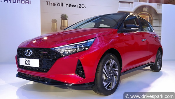 New Hyundai i20 Booking Milestone: नई हुंडई आई20 की बुकिंग 30,000 के पार, 10,000 यूनिट की डिलीवरी