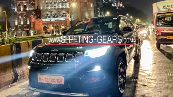 Jeep Compass Facelift Spied: जीप कम्पास फेसलिफ्ट टेस्टिंग के दौरान आई नजर, जानें कार में क्या है नया