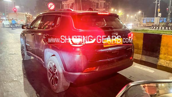 Jeep Compass Facelift Spied: जीप कम्पास फेसलिफ्ट टेस्टिंग के दौरान आई नजर, जानें कार में क्या है नया