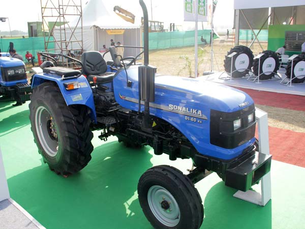 Sonalika First Field Ready Electric Tractor: सोनालिका ने भारत में लॉन्च किया पहला इलेक्ट्रिक ट्रैक्टर