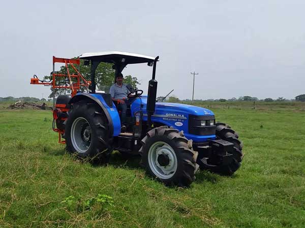 Sonalika First Field Ready Electric Tractor: सोनालिका ने भारत में लॉन्च किया पहला इलेक्ट्रिक ट्रैक्टर