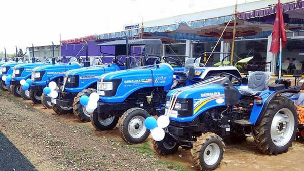 Sonalika First Field Ready Electric Tractor: सोनालिका ने भारत में लॉन्च किया पहला इलेक्ट्रिक ट्रैक्टर