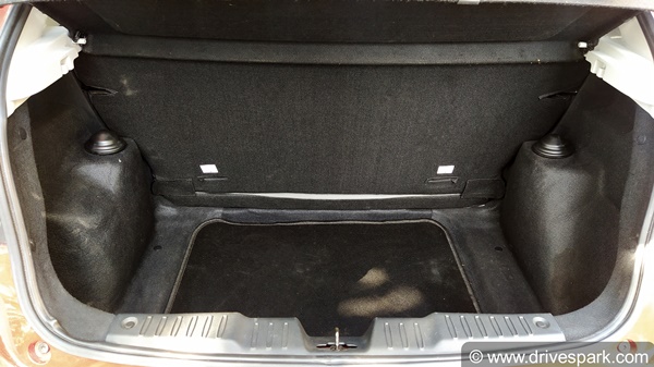 Tata Altroz BS6 Diesel Review: टाटा अल्ट्रोज बीएस6 डीजल रिव्यू: ड्राइविंग अनुभव, परफॉर्मेंस, माइलेज, हैंडलिंग, फीचर्स