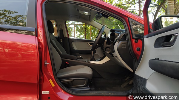 Tata Altroz BS6 Diesel Review: टाटा अल्ट्रोज बीएस6 डीजल रिव्यू: ड्राइविंग अनुभव, परफॉर्मेंस, माइलेज, हैंडलिंग, फीचर्स