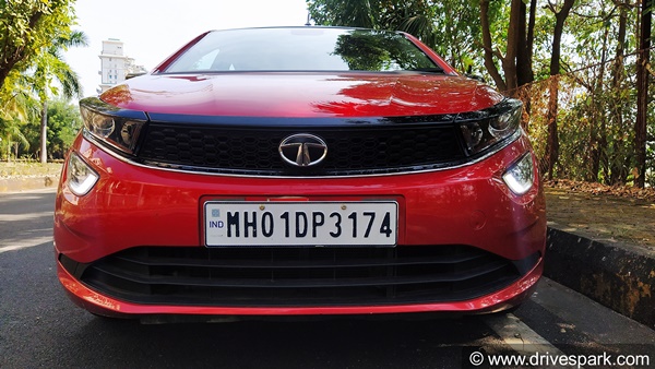Tata Altroz BS6 Diesel Review: टाटा अल्ट्रोज बीएस6 डीजल रिव्यू: ड्राइविंग अनुभव, परफॉर्मेंस, माइलेज, हैंडलिंग, फीचर्स