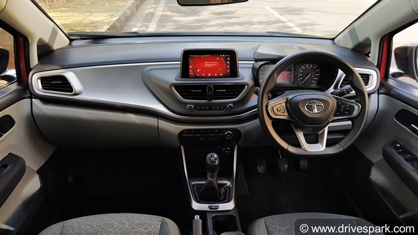 Tata Altroz BS6 Diesel Review: टाटा अल्ट्रोज बीएस6 डीजल रिव्यू: ड्राइविंग अनुभव, परफॉर्मेंस, माइलेज, हैंडलिंग, फीचर्स