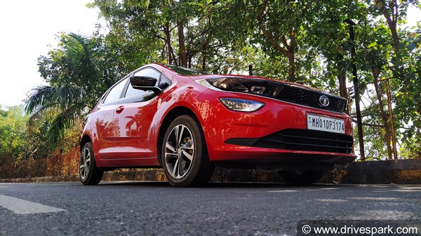 Tata Altroz BS6 Diesel Review: टाटा अल्ट्रोज बीएस6 डीजल रिव्यू: ड्राइविंग अनुभव, परफॉर्मेंस, माइलेज, हैंडलिंग, फीचर्स