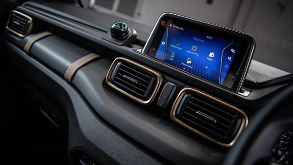 Tata HBX Interior Spied: टाटा एचबीएक्स टेस्टिंग करते आई नजर, इंटीरियर का हुआ खुलासा