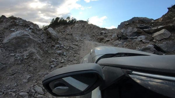 Tata Nexon In Himalayan Ride: टाटा नेक्सन से पार किया हिमालय की घाटियों का सफर, देखें वीडियो
