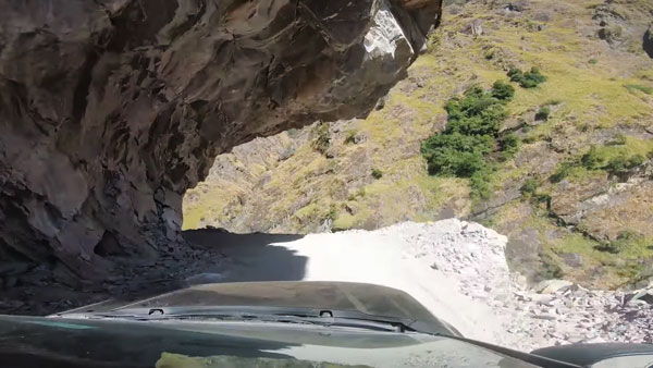 Tata Nexon In Himalayan Ride: टाटा नेक्सन से पार किया हिमालय की घाटियों का सफर, देखें वीडियो