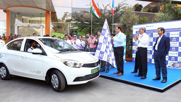 Tata Tigor EV Facelift Spied: टाटा टिगोर ईवी फेसलिस्ट टेस्टिंग के दौरान आई नजर