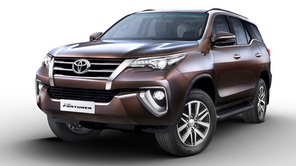 2021 Toyota Fortuner Legender Spied: नई टोयोटा फॉर्च्यूनर लेजेंडर शूट के दौरान आई नजर, जल्द लॉन्च