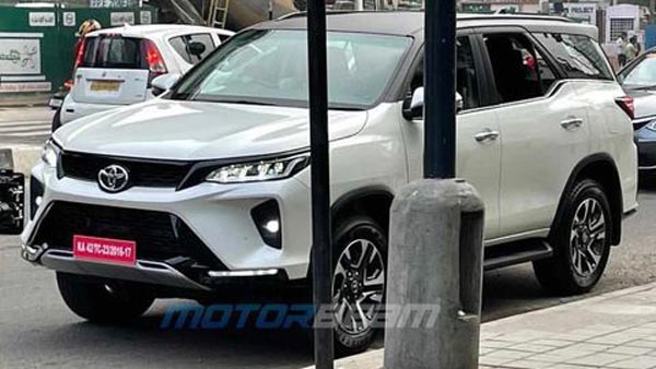 Toyota Fortuner Legender Spy Pics: टोयोटा फॉर्च्यूनर लेजेंडर लॉन्च से पहले आई नजर, लग रही आकर्षक