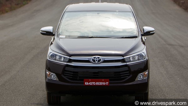Toyota Innova Customized: इस कस्टमाइज्ड टोयोटा इनोवा में लगाई नई बॉडी किट, लग रही स्पोर्टी