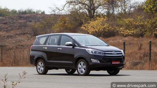 Toyota Innova Customized: इस कस्टमाइज्ड टोयोटा इनोवा में लगाई नई बॉडी किट, लग रही स्पोर्टी