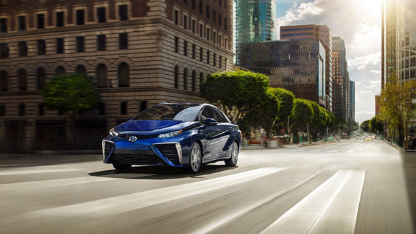 Toyota Solid State Batteries: केवल 10 मिनट में फुल चार्ज होगी टोयोटा की बैटरी, प्रोजेक्ट पर काम शुरू